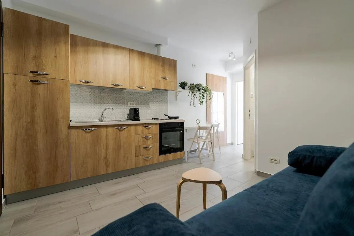 Apartment Downtown Urban Studio W Balcony Vol 1 Bukarest