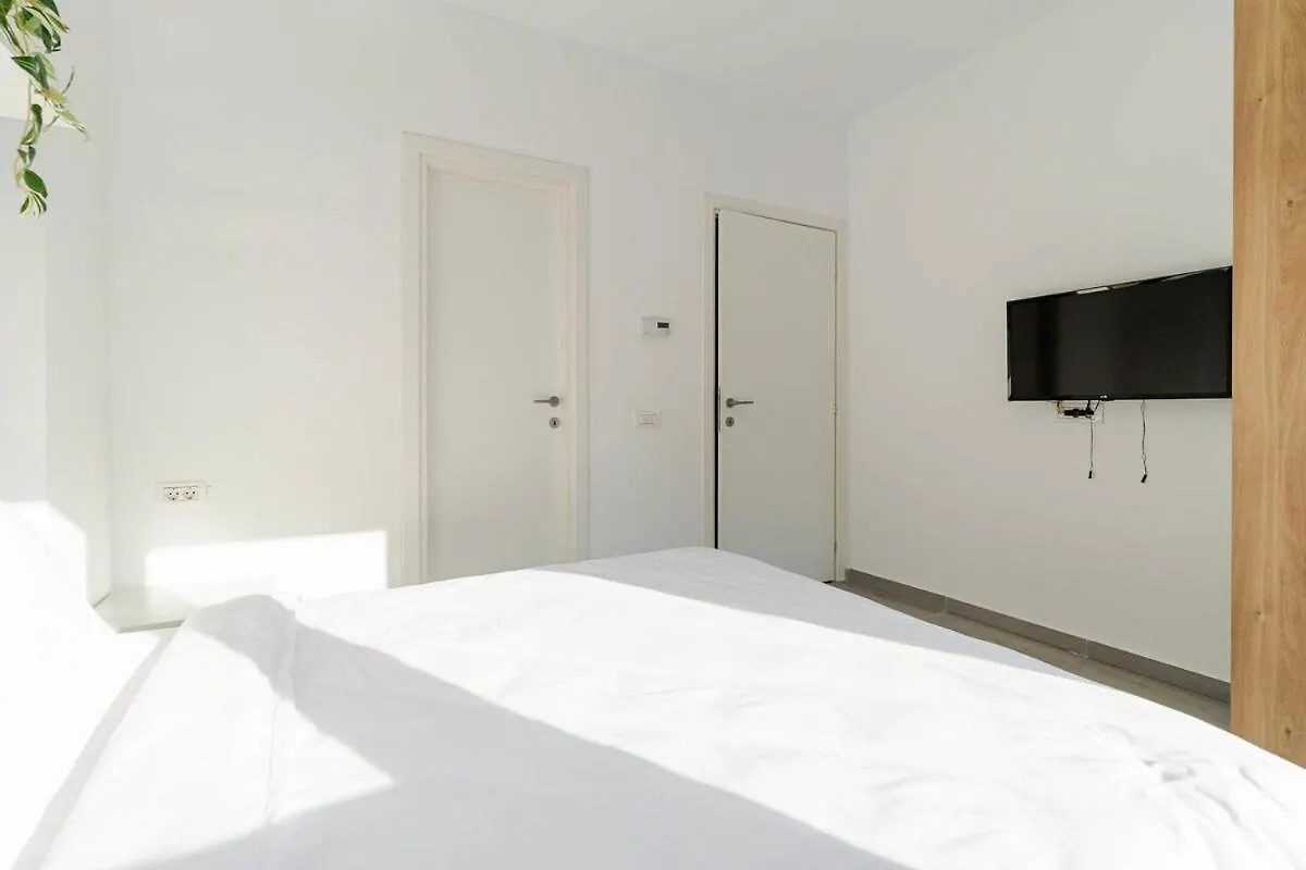 Downtown Urban Studio W Balcony Vol 1 Bukarest Apartment